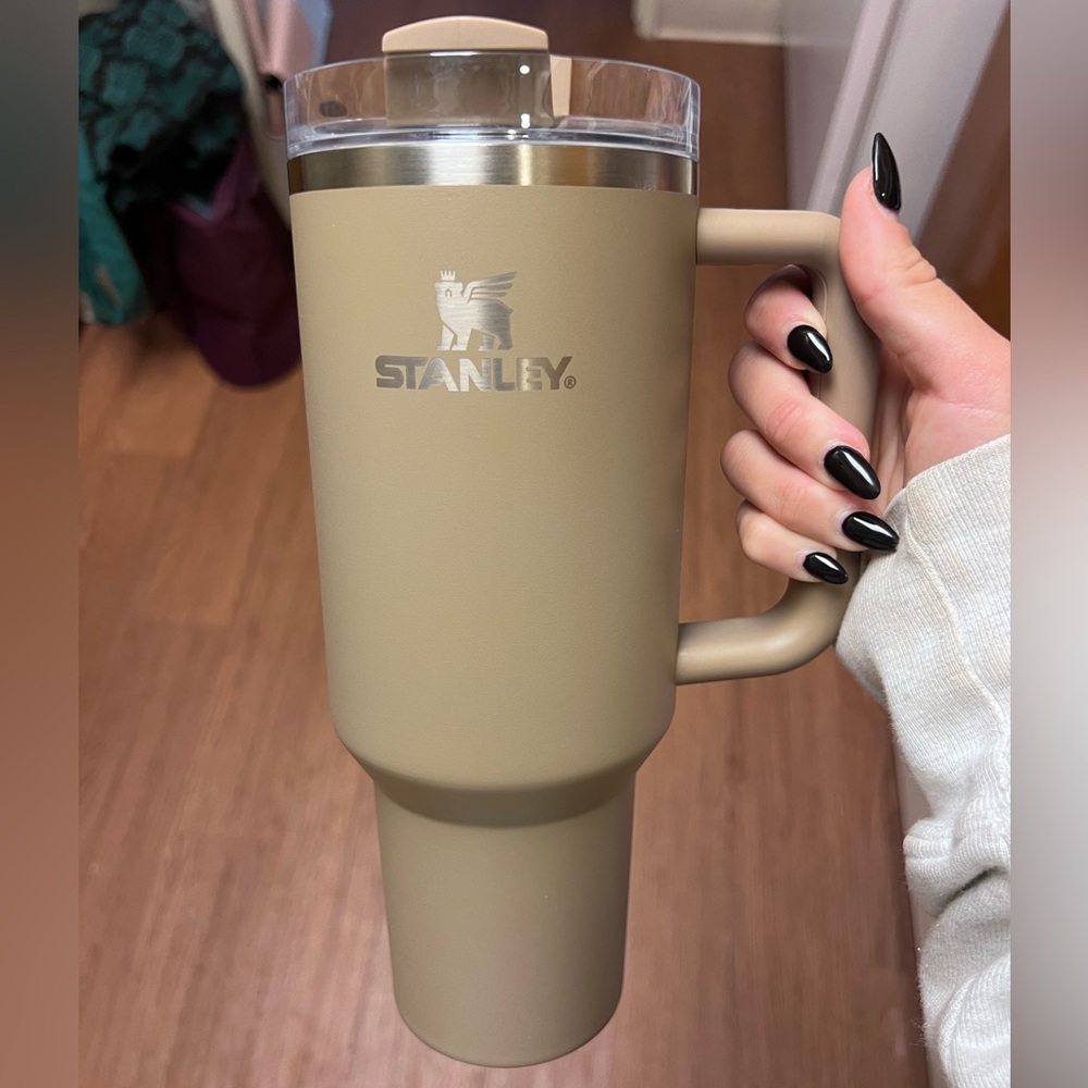 Stanley 40oz  H2.0 Flowstate Quencher Tumbler- Basic Brown Hearth&Hand Magnolia